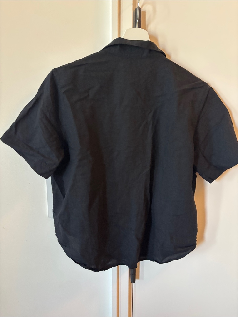 Uniqlo Boxy Black Short-Sleeve Casual Button-Down Shirt - Picture 3 of 4